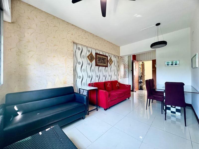 512A Yishun Street 51, 512A Yishun Street 51, Sembawang / Yishun, 2 Bedrooms, 732 sqft, HDB Flat For Sale, by Farah Zack, 500272102 - Living Room - PropertyGuru.com.sg