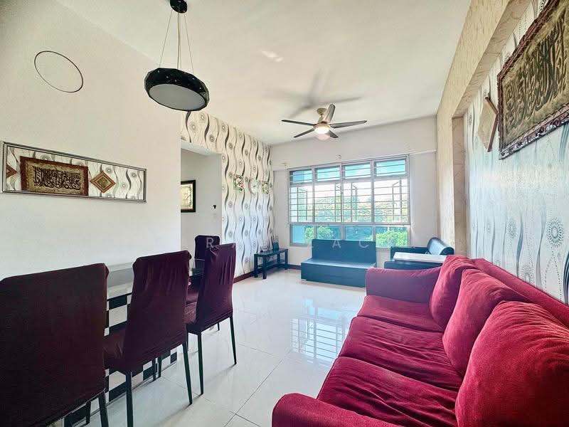 512A Yishun Street 51, 512A Yishun Street 51, Sembawang / Yishun, 2 Bedrooms, 732 sqft, HDB Flat For Sale, by Farah Zack, 500272102 - Living Room - PropertyGuru.com.sg