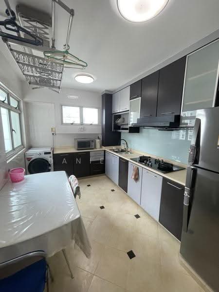174B Edgedale Plains, 174B Edgedale Plains, Hougang / Punggol / Sengkang, 3 Bedrooms, 968 sqft, HDB Flat For Rent, by Daniel Jee, 500272108 - Kitchen - PropertyGuru.com.sg