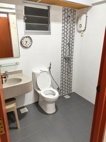 890A Woodlands Drive 50, 890A Woodlands Drive 50, Admiralty / Woodlands, 3 Bedrooms, 1,216 sqft, HDB Flat For Sale, by Alexander Au, 500272110 - Bathroom - PropertyGuru.com.sg