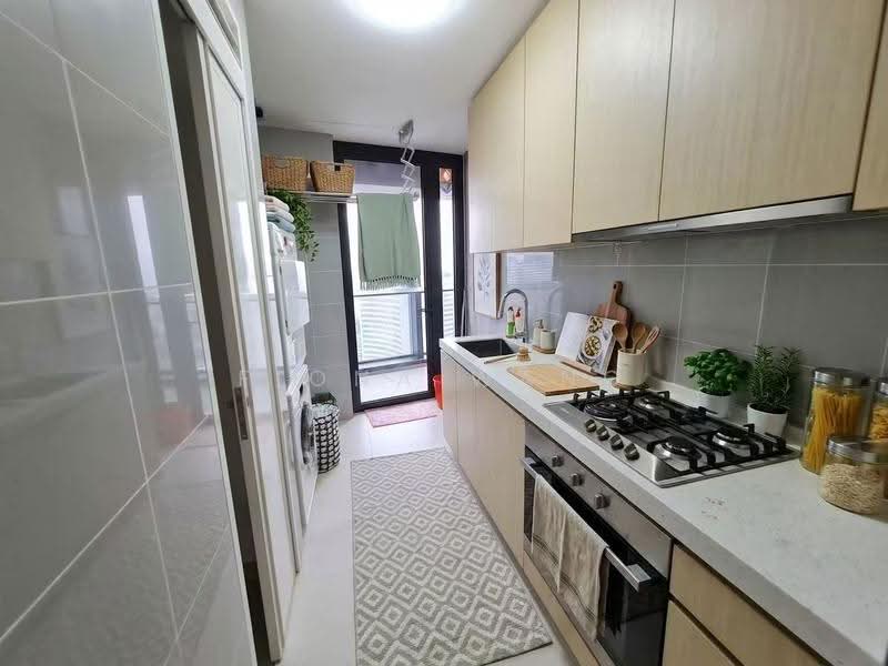 DUO Residences, 1 Fraser Street, Beach Road / Bugis / Rochor, 3 Bedrooms, 1,722 sqft, Apartment For Sale, by Fiona Wang, 500272128 - Kitchen - PropertyGuru.com.sg