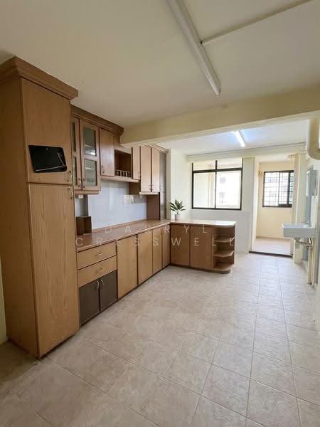 4 Lorong 7 Toa Payoh, 4 Lorong 7 Toa Payoh, Balestier / Toa Payoh, 2 Bedrooms, 732 sqft, HDB Flat For Sale, by Darryl Cresswell, 500272130 - Kitchen - PropertyGuru.com.sg