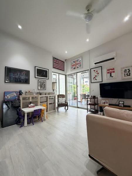 East Coast Residences, 412 Upper East Coast Road, Bedok / Upper East Coast, 3 Bedrooms, 1,302 sqft, Condominium For Rent, by Joanne Ang, 500272136 - Living Room - PropertyGuru.com.sg