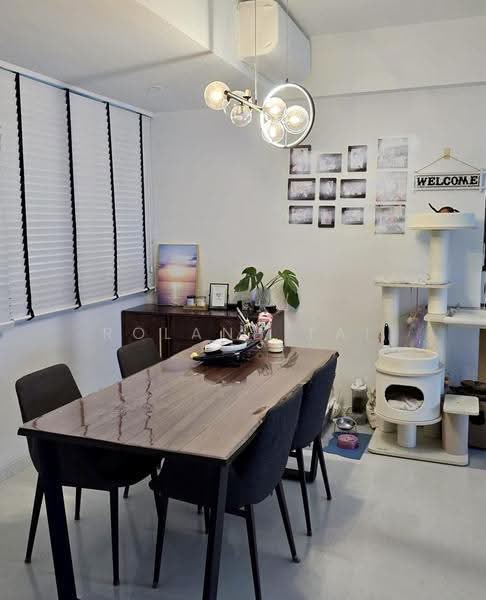 Q Bay Residences, 1 Tampines Street 86, Pasir Ris / Tampines, 4 Bedrooms, 1,440 sqft, Condominium For Sale, by Roland Tai, 500272138 - Dining Room - PropertyGuru.com.sg