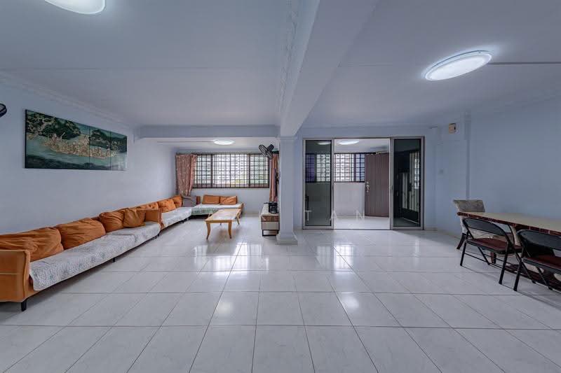 436 Fajar Road, 436 Fajar Road, Dairy Farm / Bukit Panjang / Choa Chu Kang, 3 Bedrooms, 1,302 sqft, HDB Flat For Sale, by Mark Tan, 500272142 - Living Room - PropertyGuru.com.sg