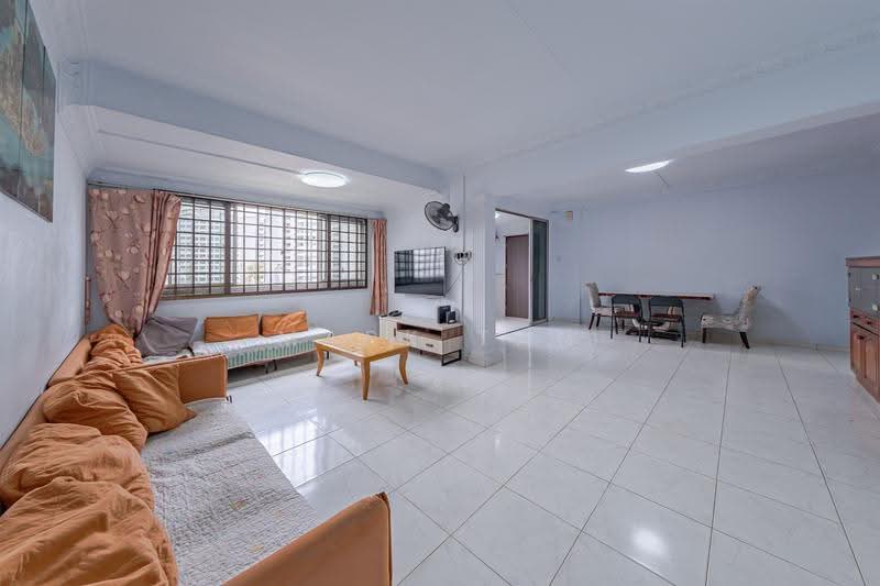 436 Fajar Road, 436 Fajar Road, Dairy Farm / Bukit Panjang / Choa Chu Kang, 3 Bedrooms, 1,302 sqft, HDB Flat For Sale, by Mark Tan, 500272142 - Living Room - PropertyGuru.com.sg