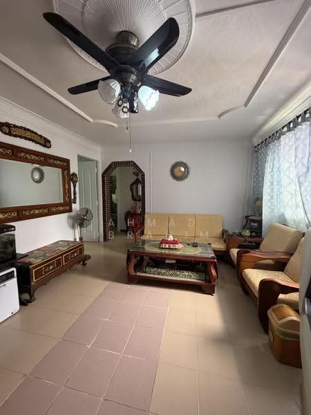406 Tampines Street 41, 406 Tampines Street 41, Pasir Ris / Tampines, 3 Bedrooms, 957 sqft, HDB Flat For Sale, by Ahmad Ibrahim, 500272161 - Living Room - PropertyGuru.com.sg