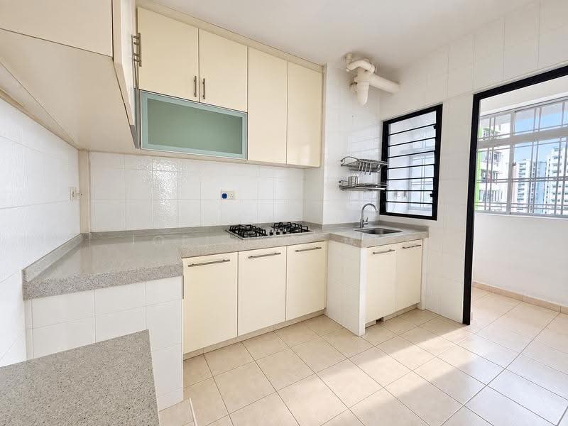 337B Tah Ching Road, 337B Tah Ching Road, Boon Lay / Jurong / Tuas, 2 Bedrooms, 689 sqft, HDB Flat For Sale, by Joei Lim 林芯彤, 500272167 - Kitchen - PropertyGuru.com.sg