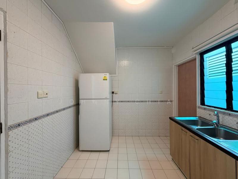 Siglap Center, 55 Siglap Road, East Coast / Marine Parade, 3 Bedrooms, 1,290 sqft, Apartment For Rent, by Johnny Chia, 500272169 - Kitchen - PropertyGuru.com.sg