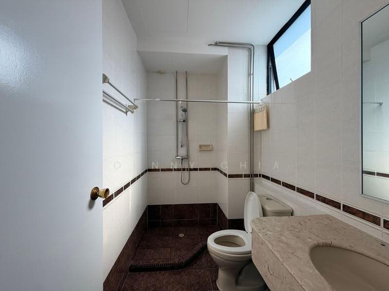 Siglap Center, 55 Siglap Road, East Coast / Marine Parade, 3 Bedrooms, 1,290 sqft, Apartment For Rent, by Johnny Chia, 500272169 - Bathroom - PropertyGuru.com.sg