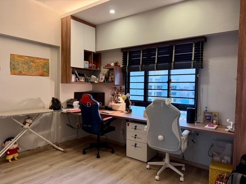987D Jurong West Street 93, 987D 987D, Boon Lay / Jurong / Tuas, 3 Bedrooms, 1,205 sqft, HDB Flat For Sale, by Adrian Li, 500272182 - PropertyGuru.com.sg