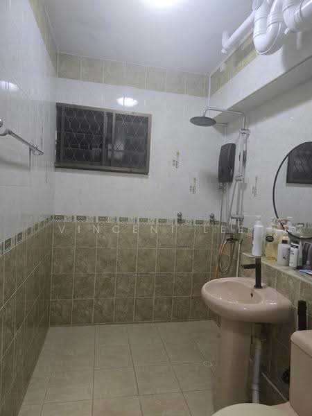 671 Woodlands Drive 71, 671 Woodlands Drive 71, Admiralty / Woodlands, 3 Bedrooms, 1,195 sqft, HDB Flat For Sale, by Vincent Lee, 500272190 - Bathroom - PropertyGuru.com.sg