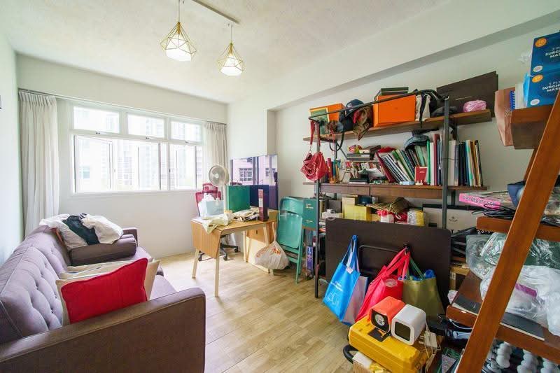 318B Yishun Greenwalk, 318B Yishun Avenue 9, Sembawang / Yishun, 3 Bedrooms, 1,205 sqft, HDB Flat For Sale, by Kenneth Chua, 500272192 - Living Room - PropertyGuru.com.sg