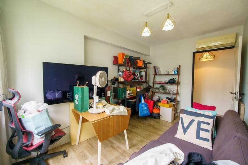 318B Yishun Greenwalk, 318B Yishun Avenue 9, Sembawang / Yishun, 3 Bedrooms, 1,205 sqft, HDB Flat For Sale, by Kenneth Chua, 500272192 - Living Room - PropertyGuru.com.sg