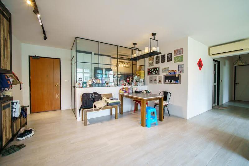 318B Yishun Greenwalk, 318B Yishun Avenue 9, Sembawang / Yishun, 3 Bedrooms, 1,205 sqft, HDB Flat For Sale, by Kenneth Chua, 500272192 - Living Room - PropertyGuru.com.sg