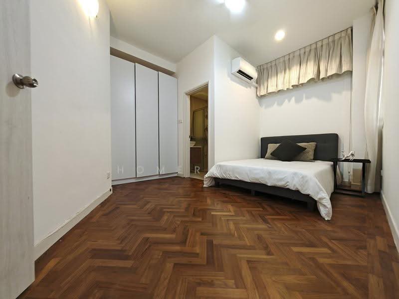 Spacious Low-Density Rental Living Near Fernhill Road, Tanglin / Holland / Bukit Timah, 4 Bedrooms, 1,776 sqft, Apartment For Rent, by Homer Lau, 500272197 - Bedroom - PropertyGuru.com.sg