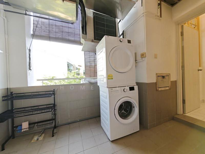 Spacious Low-Density Rental Living Near Fernhill Road, Tanglin / Holland / Bukit Timah, 4 Bedrooms, 1,776 sqft, Apartment For Rent, by Homer Lau, 500272197 - Balcony - PropertyGuru.com.sg