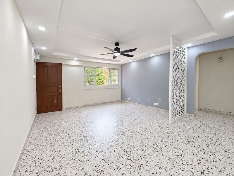 704 Hougang Avenue 2, 704 Hougang Avenue 2, Hougang / Punggol / Sengkang, 3 Bedrooms, 979 sqft, HDB Flat For Sale, by Jerez Amsyar, 500272202 - Living Room - PropertyGuru.com.sg
