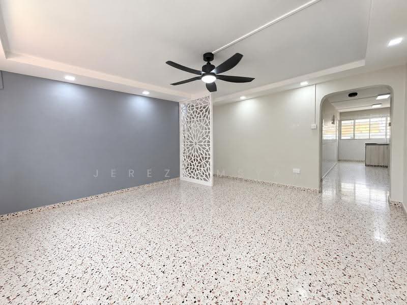 704 Hougang Avenue 2, 704 Hougang Avenue 2, Hougang / Punggol / Sengkang, 3 Bedrooms, 979 sqft, HDB Flat For Sale, by Jerez Amsyar, 500272202 - Living Room - PropertyGuru.com.sg