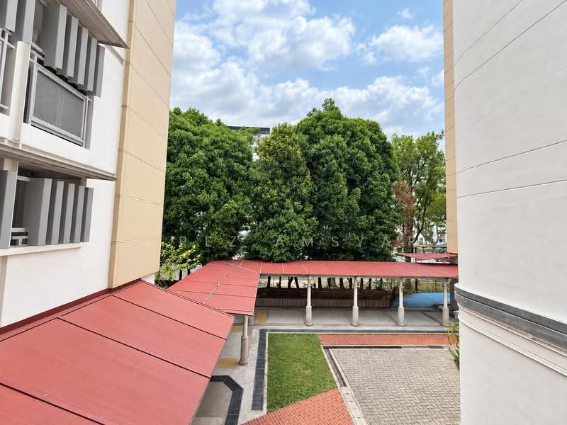 704 Hougang Avenue 2, 704 Hougang Avenue 2, Hougang / Punggol / Sengkang, 3 Bedrooms, 979 sqft, HDB Flat For Sale, by Jerez Amsyar, 500272202 - Exterior - PropertyGuru.com.sg