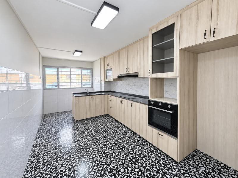 704 Hougang Avenue 2, 704 Hougang Avenue 2, Hougang / Punggol / Sengkang, 3 Bedrooms, 979 sqft, HDB Flat For Sale, by Jerez Amsyar, 500272202 - Kitchen - PropertyGuru.com.sg