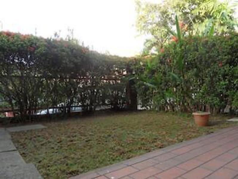 SERANGOON GARDEN ESTATE, Hougang / Punggol / Sengkang, 3 Bedrooms, 1,800 sqft, Semi-Detached House For Sale, by Ben Chiang, 500272208 - Garden - PropertyGuru.com.sg