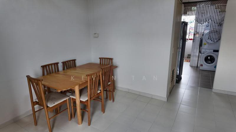 976 Jurong West Street 93, 976 Jurong West Street 93, Boon Lay / Jurong / Tuas, 3 Bedrooms, 1,130 sqft, HDB Flat For Rent, by Kevin Tan, 500272228 - Dining Room - PropertyGuru.com.sg