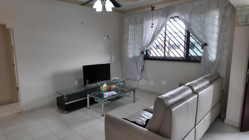 976 Jurong West Street 93, 976 Jurong West Street 93, Boon Lay / Jurong / Tuas, 3 Bedrooms, 1,130 sqft, HDB Flat For Rent, by Kevin Tan, 500272228 - Living Room - PropertyGuru.com.sg