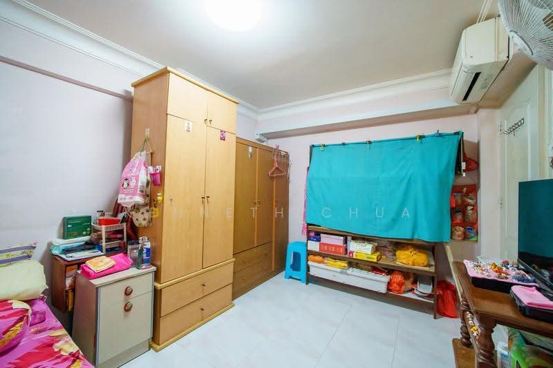 211 Boon Lay Place, 211 Boon Lay Place, Boon Lay / Jurong / Tuas, 2 Bedrooms, 699 sqft, HDB Flat For Sale, by Kenneth Chua, 500272241 - Bedroom - PropertyGuru.com.sg