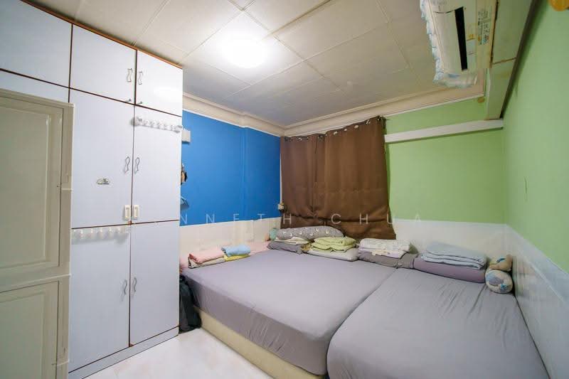 211 Boon Lay Place, 211 Boon Lay Place, Boon Lay / Jurong / Tuas, 2 Bedrooms, 699 sqft, HDB Flat For Sale, by Kenneth Chua, 500272241 - Bedroom - PropertyGuru.com.sg