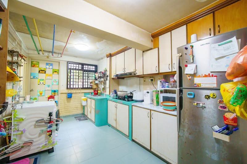 211 Boon Lay Place, 211 Boon Lay Place, Boon Lay / Jurong / Tuas, 2 Bedrooms, 699 sqft, HDB Flat For Sale, by Kenneth Chua, 500272241 - Kitchen - PropertyGuru.com.sg