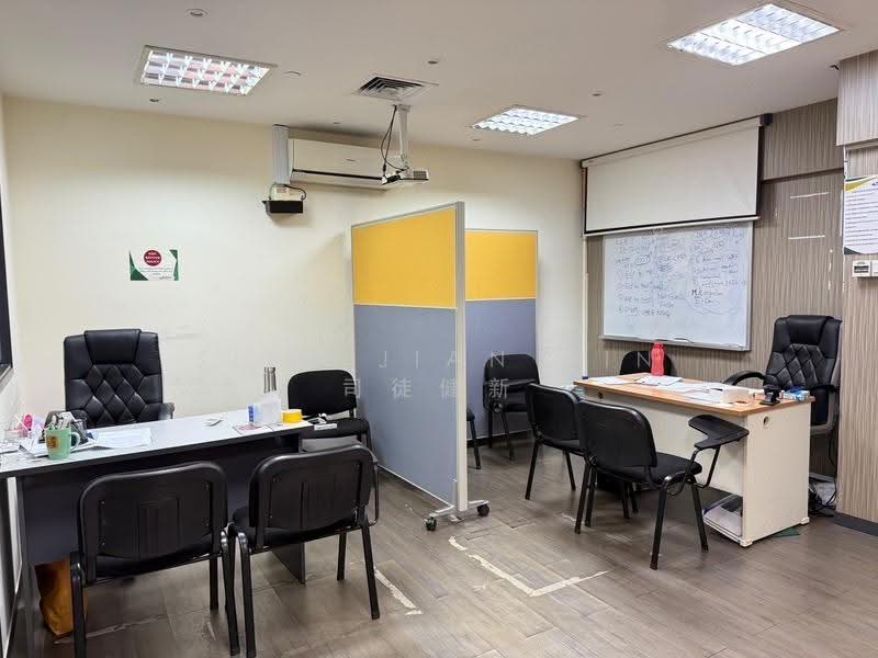 High Street Centre, 1 1, City Hall / Clarke Quay, 646 sqft, Mall Shop For Sale, by Sito Jian Xin 司徒健新, 500272255 - Manager’s room view 2 - CommercialGuru.com.sg