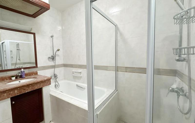 Northvale, 63 Choa Chu Kang Loop, Dairy Farm / Bukit Panjang / Choa Chu Kang, Room Rental, 160 sqft, Condominium For Rent, by Jeron Lee, 500272268 - Bathroom - PropertyGuru.com.sg