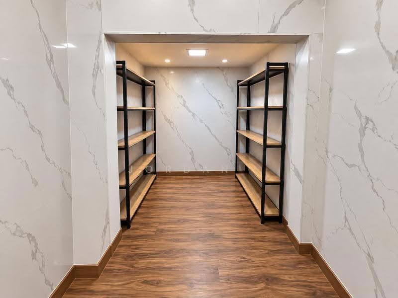 Mosque street, Mosque street, Boat Quay / Raffles Place / Marina, 1,315 sqft, Shop / Shophouse For Sale, by Jordan ., 500272270 - Storeroom (Second floor) - CommercialGuru.com.sg