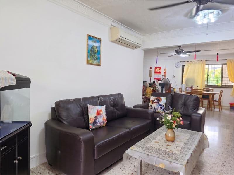 232 Yishun Street 21, 232 Yishun Street 21, Sembawang / Yishun, 3 Bedrooms, 1,302 sqft, HDB Flat For Sale, by Alice Mok, 500272273 - Living Room - PropertyGuru.com.sg