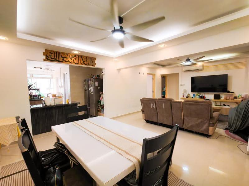 489C Tampines Street 45, 489C Tampines Street 45, Pasir Ris / Tampines, 3 Bedrooms, 1,119 sqft, HDB Flat For Sale, by Elfi Muni, 500272277 - Living Room - PropertyGuru.com.sg