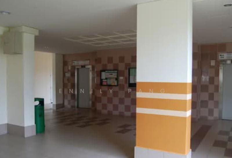 214 Pasir Ris Street 21, 214 Pasir Ris Street 21, Pasir Ris / Tampines, Room Rental, 100 sqft, HDB Flat For Rent, by Ennily Pang, 500272288 - Lobby - PropertyGuru.com.sg