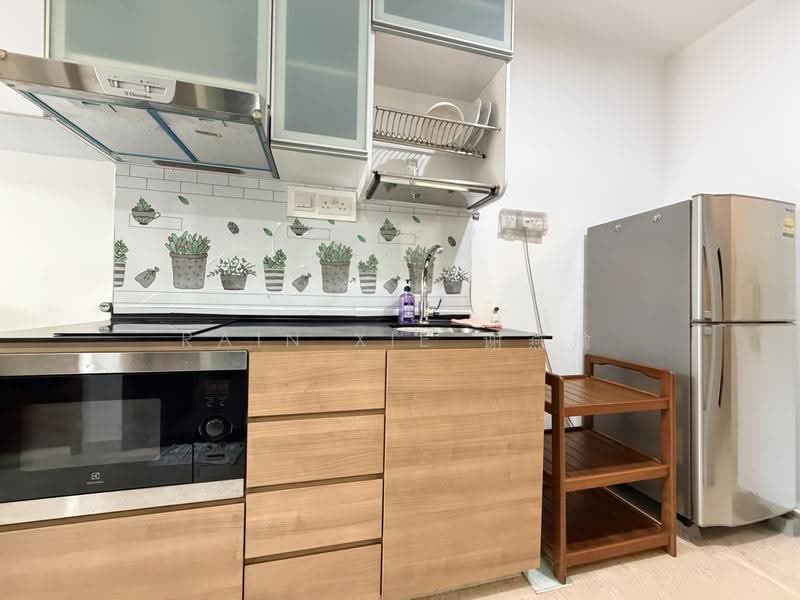 Le Regal, 340 Geylang Road, Eunos / Geylang / Paya Lebar, 1 Bedroom, 366 sqft, Apartment For Sale, by Rain Xie 谢燕瑜, 500272295 - Kitchen - PropertyGuru.com.sg