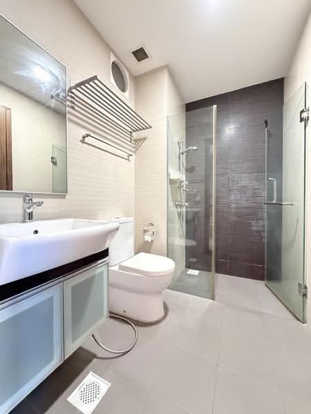 Le Regal, 340 Geylang Road, Eunos / Geylang / Paya Lebar, 1 Bedroom, 366 sqft, Apartment For Sale, by Rain Xie 谢燕瑜, 500272295 - Bathroom - PropertyGuru.com.sg
