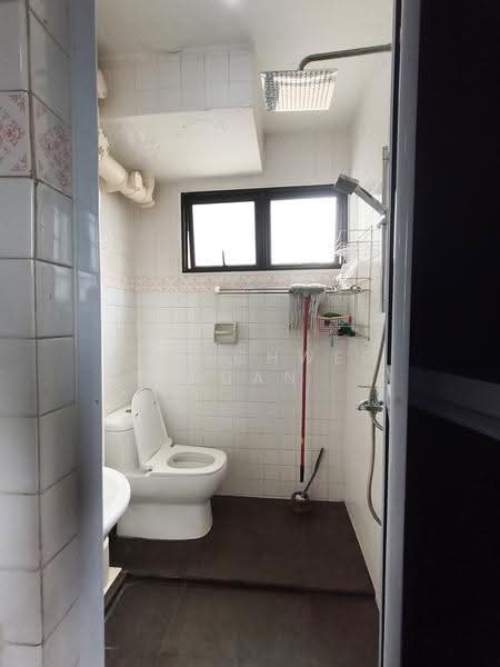 749 Yishun Street 72, 749 Yishun Street 72, Sembawang / Yishun, 3 Bedrooms, 980 sqft, HDB Flat For Sale, by Ong Chwee Puan, 500272316 - Bathroom - PropertyGuru.com.sg