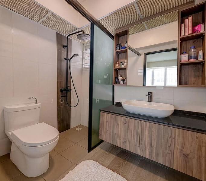 40A Margaret Drive, 40A Margaret Drive, Alexandra / Commonwealth, 2 Bedrooms, 678 sqft, HDB Flat For Sale, by Joy Shi 施谨婉, 500272329 - Bathroom - PropertyGuru.com.sg