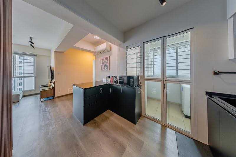 40A Margaret Drive, 40A Margaret Drive, Alexandra / Commonwealth, 2 Bedrooms, 678 sqft, HDB Flat For Sale, by Joy Shi 施谨婉, 500272329 - Living Room - PropertyGuru.com.sg