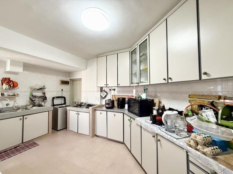 Lagoon View, 5000L Marine Parade Road, East Coast / Marine Parade, 3 Bedrooms, 1,647 sqft, Condominium For Sale, by Anna Png, 500272353 - Kitchen - PropertyGuru.com.sg