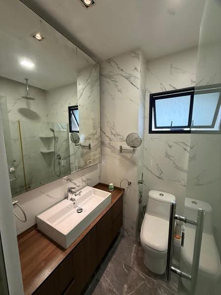 Nineteen Shelford, 19 Shelford Road, Newton / Novena, 2 Bedrooms, 850 sqft, Condominium For Rent, by Becky Li, 500272373 - Bathroom - PropertyGuru.com.sg