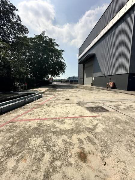 25 Loyang Crescent - Ground Floor, 25 Loyang Crescent, Changi Airport / Changi Village, 20,900 sqft, Factory / Workshop (B2) For Rent, by Shawn Guan, 500272377 - Exterior - CommercialGuru.com.sg