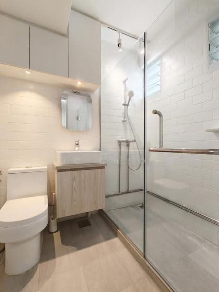 20 Bedok South Road, 20 Bedok South Road, Bedok / Upper East Coast, 3 Bedrooms, 1,237 sqft, HDB Flat For Rent, by Eric Cheong, 500272378 - Common Bathroom - PropertyGuru.com.sg
