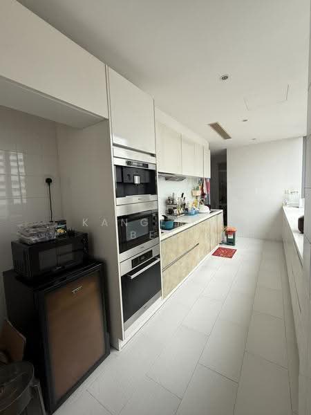 Helios Residences, 15 Cairnhill Circle, Orchard / River Valley, 3 Bedrooms, 1,701 sqft, Condominium For Rent, by KangLing Beh, 500272381 - Kitchen - PropertyGuru.com.sg