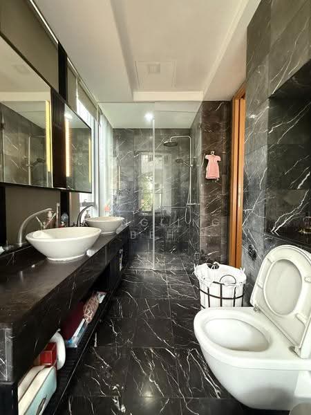 Helios Residences, 15 Cairnhill Circle, Orchard / River Valley, 3 Bedrooms, 1,701 sqft, Condominium For Rent, by KangLing Beh, 500272381 - Bathroom - PropertyGuru.com.sg