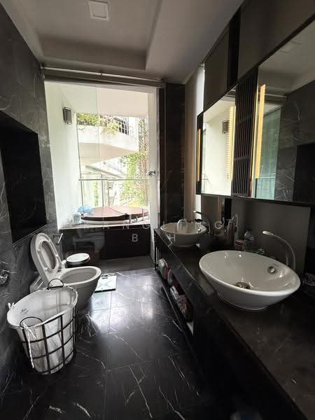 Helios Residences, 15 Cairnhill Circle, Orchard / River Valley, 3 Bedrooms, 1,701 sqft, Condominium For Rent, by KangLing Beh, 500272381 - Bathroom - PropertyGuru.com.sg