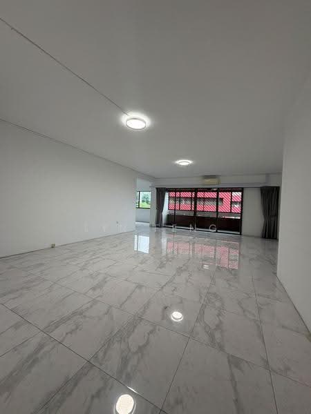 The Cairnhill, 4 Cairnhill Rise, Orchard / River Valley, 4 Bedrooms, 2,788 sqft, Condominium For Rent, by Lyn Feng, 500272385 - Living Room - PropertyGuru.com.sg